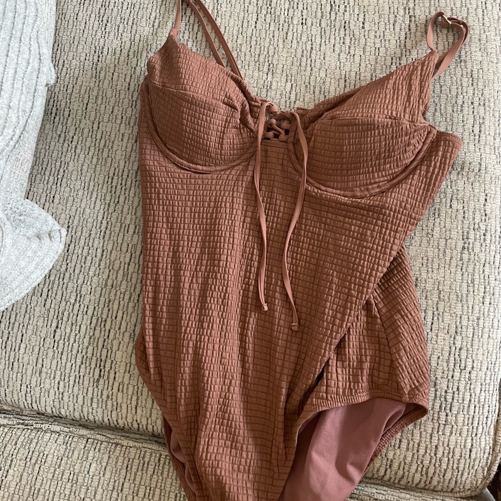 Size large woman’s one piece bathing suit